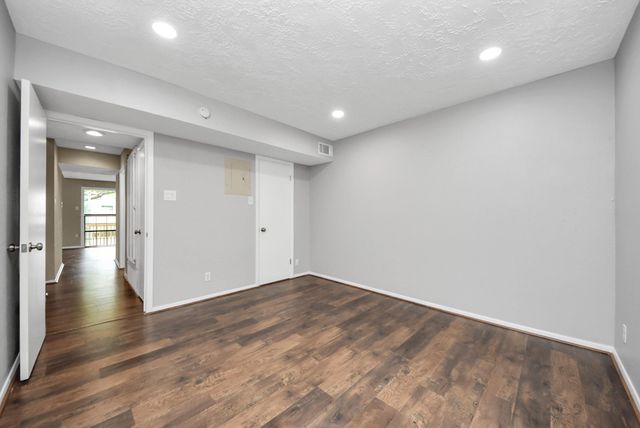 651 Davis Road, League City, TX 77573