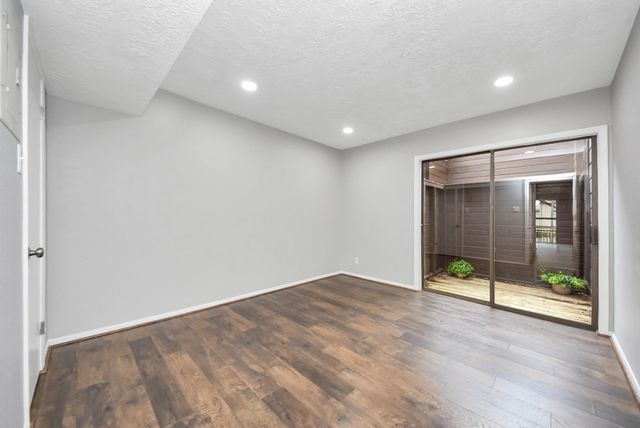 651 Davis Road, League City, TX 77573