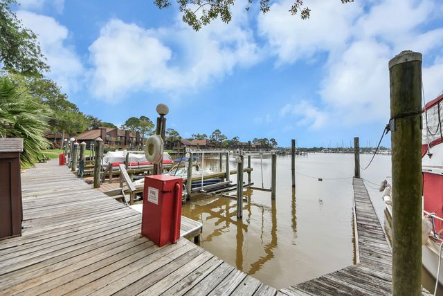 651 Davis Road, League City, TX 77573