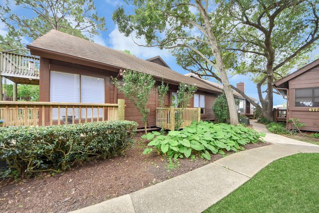 651 Davis Road, League City, TX 77573