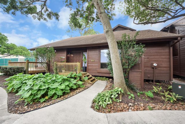 651 Davis Road, League City, TX 77573