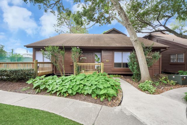 651 Davis Road, League City, TX 77573