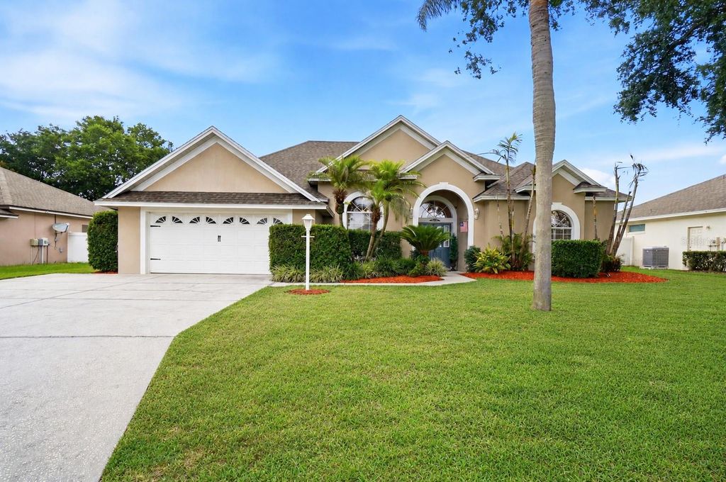 335 RUBY LAKE LOOP, Winter Haven, FL 33884