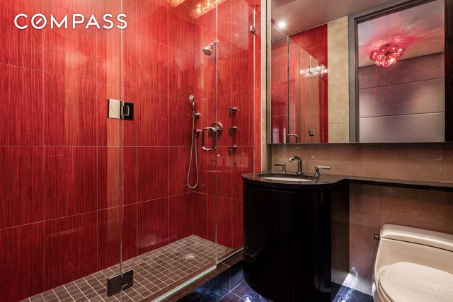 845 United Nations Plz Apt 86B, New York City, NY 10017