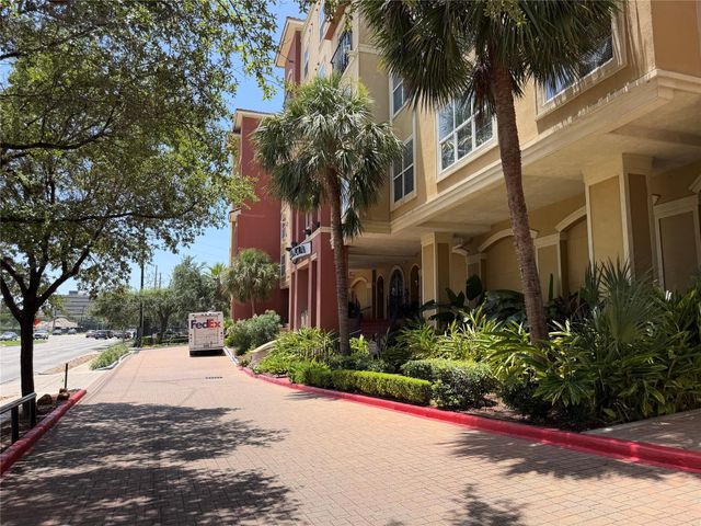 1711 Old Spanish Trail 407, Houston, TX 77054