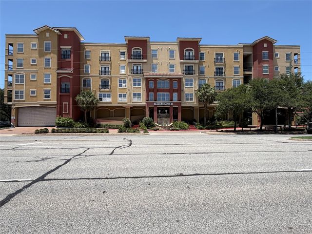 1711 Old Spanish Trail 407, Houston, TX 77054