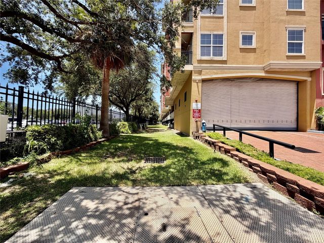 1711 Old Spanish Trail 407, Houston, TX 77054