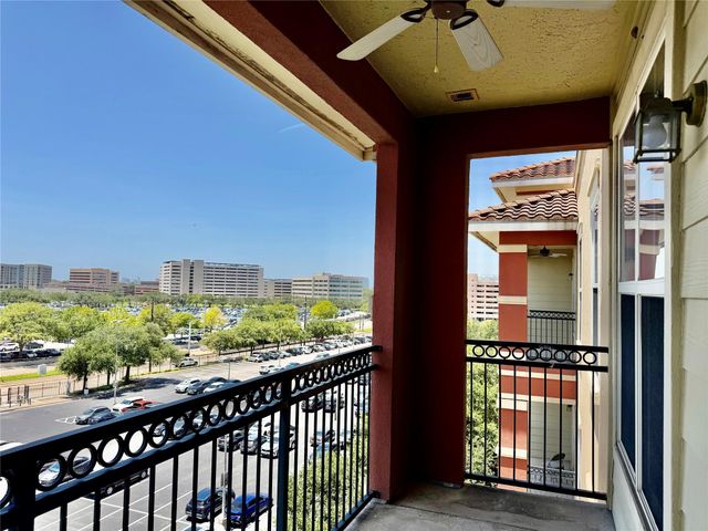 1711 Old Spanish Trail 407, Houston, TX 77054