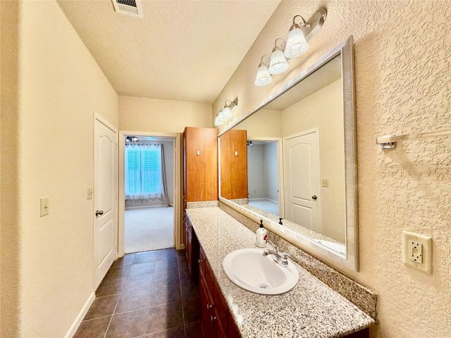 1711 Old Spanish Trail 407, Houston, TX 77054