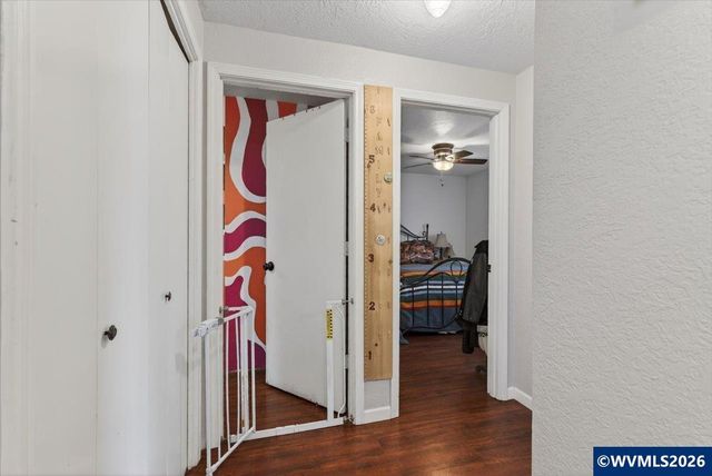 990 Hazel St, Aumsville, OR 97325