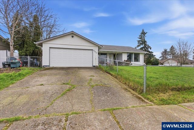 990 Hazel St, Aumsville, OR 97325