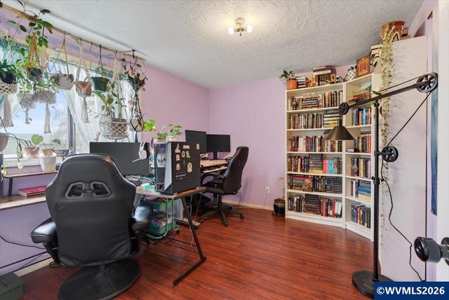 990 Hazel St, Aumsville, OR 97325