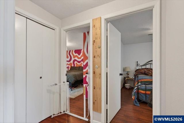 990 Hazel St, Aumsville, OR 97325