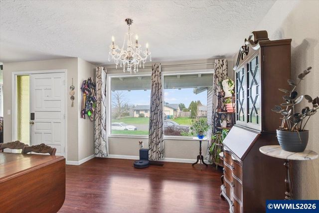 990 Hazel St, Aumsville, OR 97325