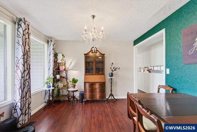 990 Hazel St, Aumsville, OR 97325