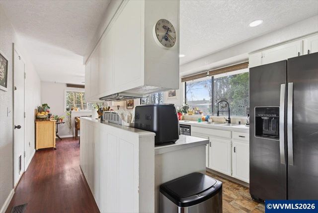 990 Hazel St, Aumsville, OR 97325