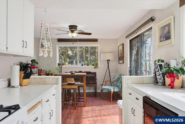 990 Hazel St, Aumsville, OR 97325