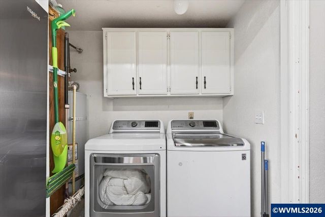 990 Hazel St, Aumsville, OR 97325