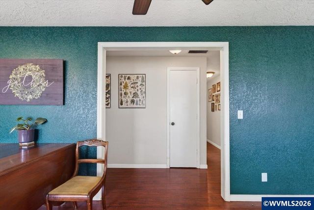 990 Hazel St, Aumsville, OR 97325