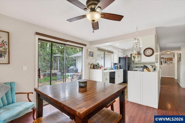 990 Hazel St, Aumsville, OR 97325