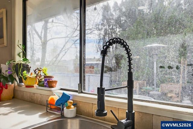 990 Hazel St, Aumsville, OR 97325