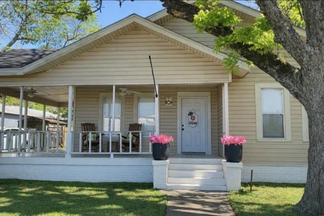 116 E Main Street, Headland, AL 36345