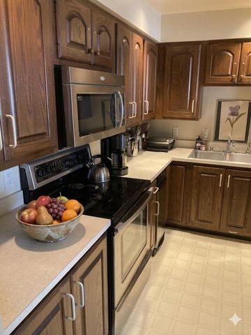 345 W Vine Street 1806, Lexington, KY 40507