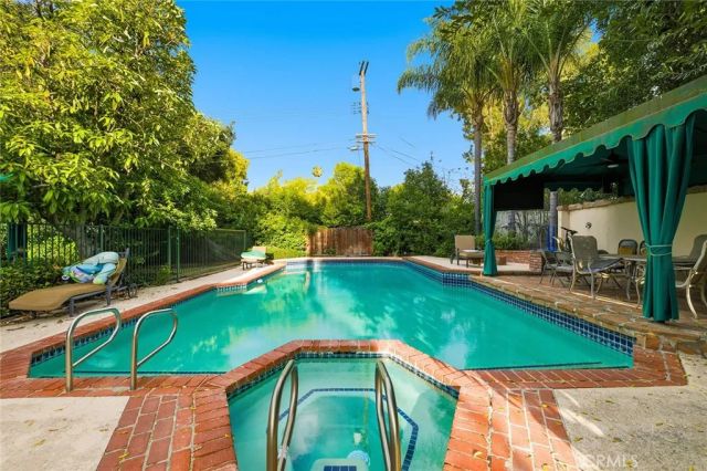 5220 Collier Place, Woodland Hills, CA 91364