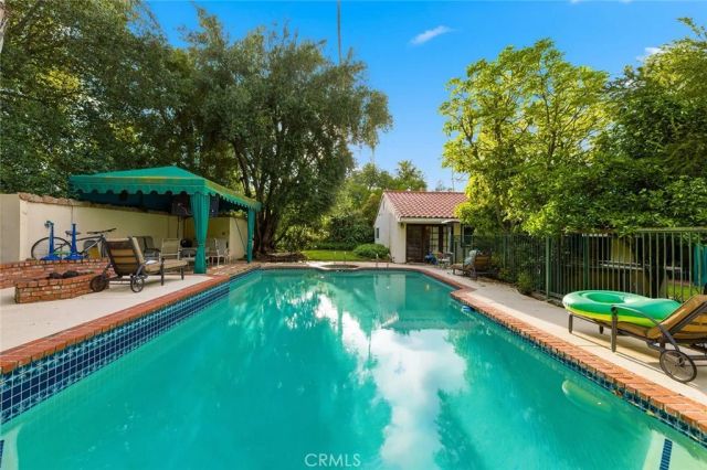 5220 Collier Place, Woodland Hills, CA 91364