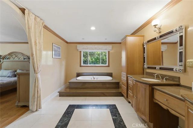 5220 Collier Place, Woodland Hills, CA 91364