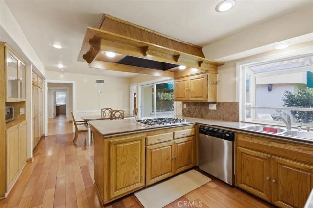 5220 Collier Place, Woodland Hills, CA 91364