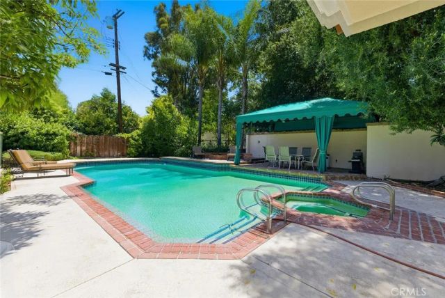 5220 Collier Place, Woodland Hills, CA 91364
