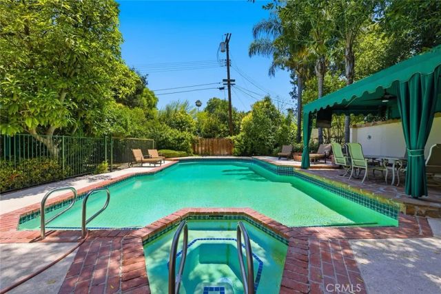 5220 Collier Place, Woodland Hills, CA 91364