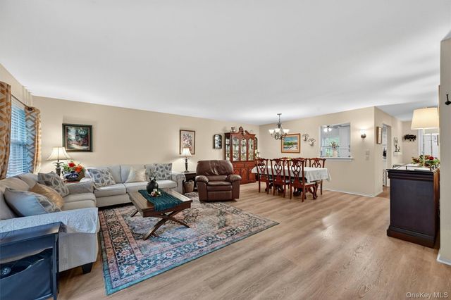 426 Genesee Court, Suffern, NY 10901