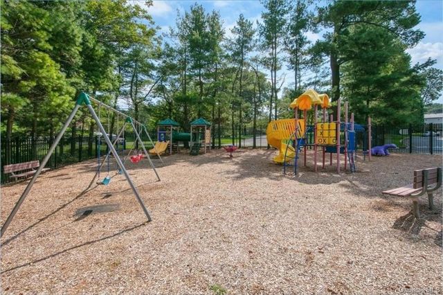 426 Genesee Court, Suffern, NY 10901
