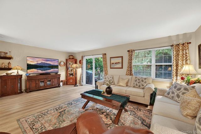 426 Genesee Court, Suffern, NY 10901