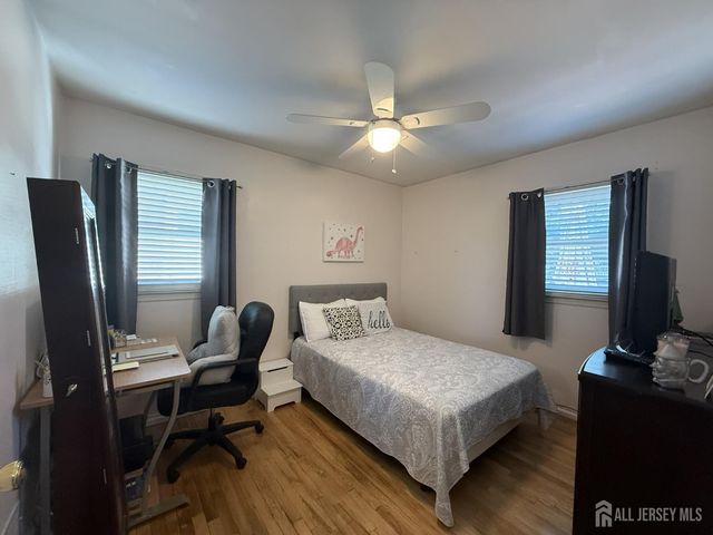 39 Stratford Road, East Brunswick, NJ 08816