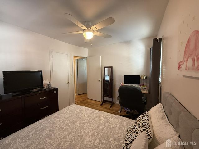 39 Stratford Road, East Brunswick, NJ 08816