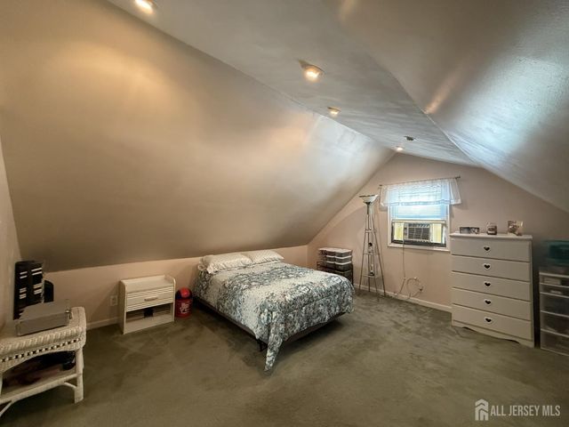 39 Stratford Road, East Brunswick, NJ 08816