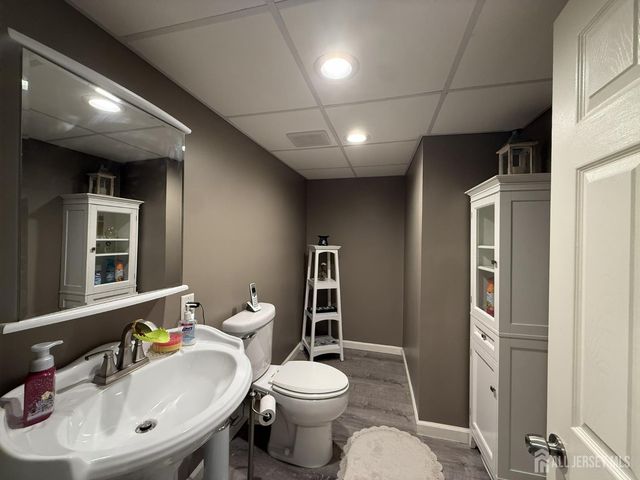 39 Stratford Road, East Brunswick, NJ 08816