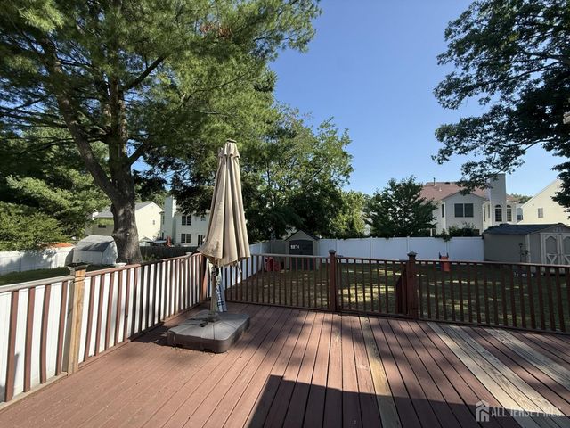 39 Stratford Road, East Brunswick, NJ 08816