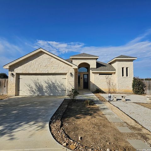 137 W Medium Meadow, Lytle, TX 78052