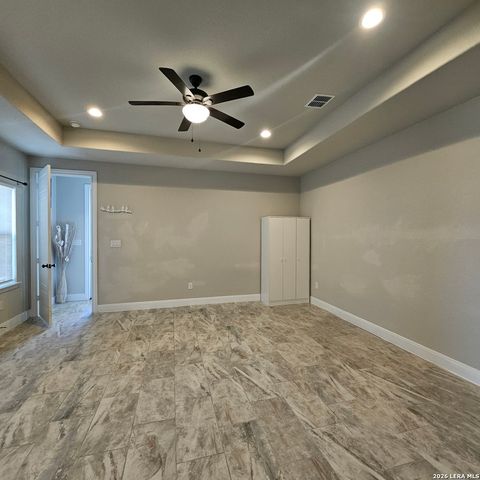 137 W Medium Meadow, Lytle, TX 78052
