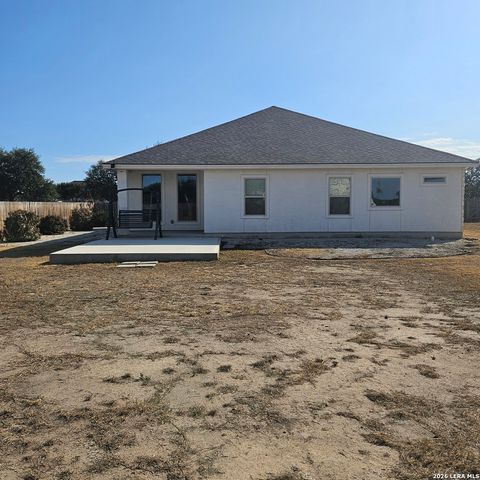 137 W Medium Meadow, Lytle, TX 78052