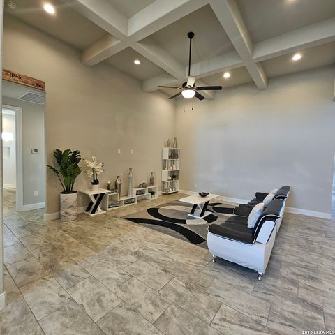 137 W Medium Meadow, Lytle, TX 78052