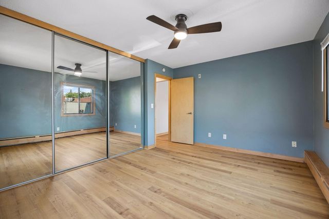 2532 1st Avenue S 208, Minneapolis, MN 55404