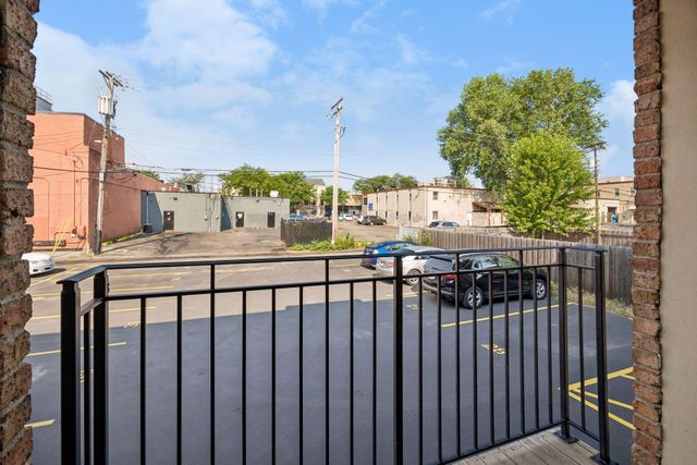 2532 1st Avenue S 208, Minneapolis, MN 55404