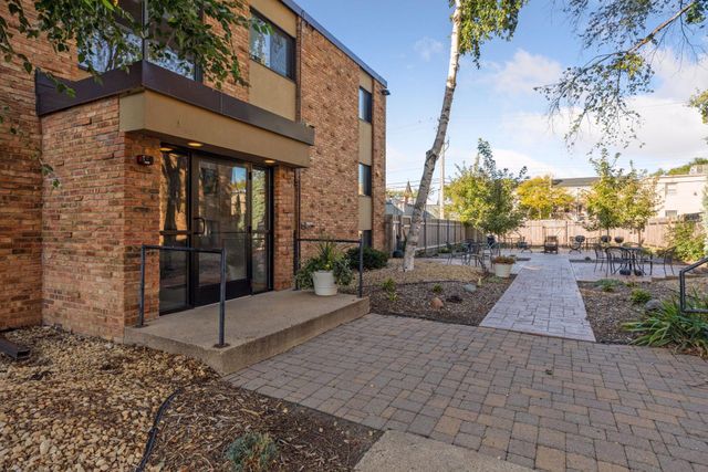 2532 1st Avenue S 208, Minneapolis, MN 55404