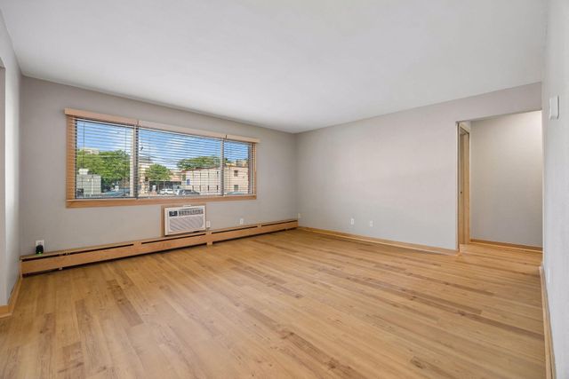 2532 1st Avenue S 208, Minneapolis, MN 55404