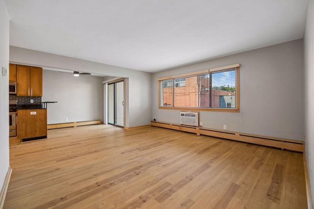 2532 1st Avenue S 208, Minneapolis, MN 55404